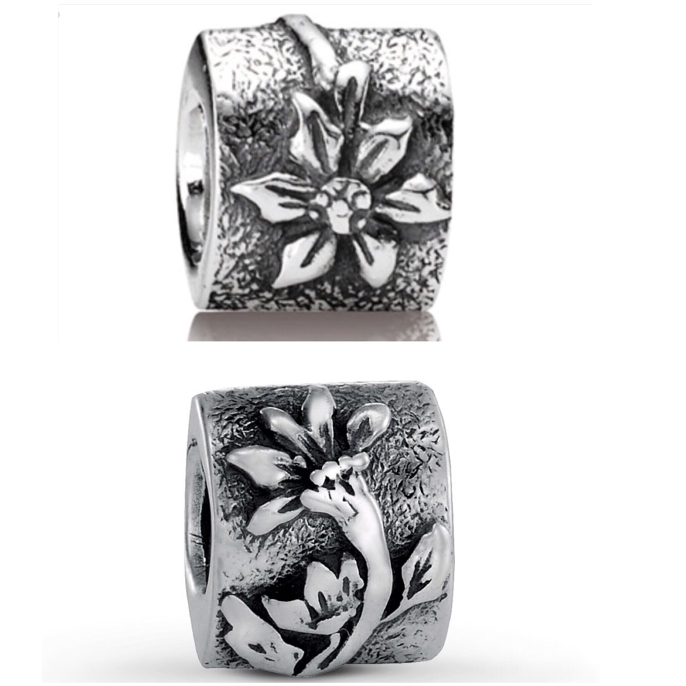 COPY - Pandora Poinsettia Retired. charm